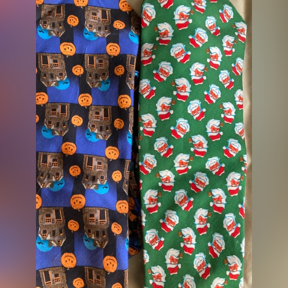 Men’s Holiday 100% silk tie bundle (2) - Picture 2 of 11